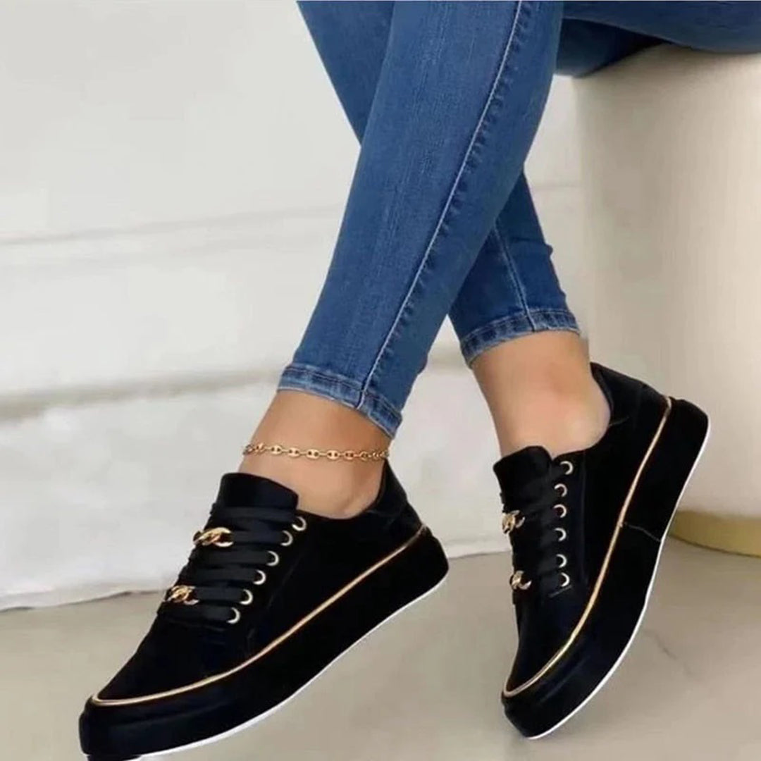 Low-Top Sneakers with Gold Accent for Women | Perfect for Everyday Wear